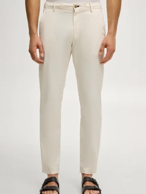 Chino Maxton w kolorze złamanej bieli Joop