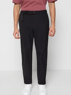 Chinosy Armani Exchange