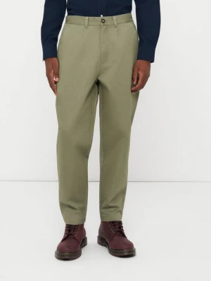 Chinosy Barbour oliwkowy