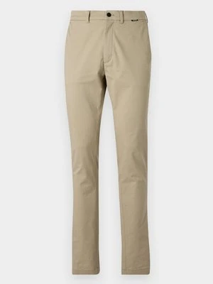 Chinosy Calvin Klein