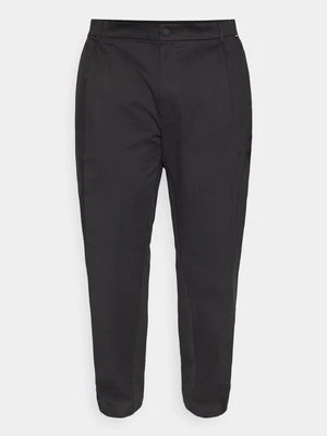 Chinosy Calvin Klein