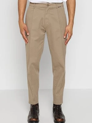 Chinosy Calvin Klein