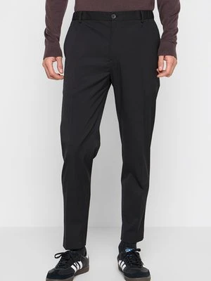 Chinosy Calvin Klein