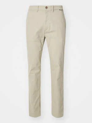 Chinosy Calvin Klein