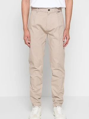 Chinosy Calvin Klein beżowy