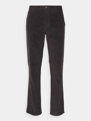 Chinosy Dockers