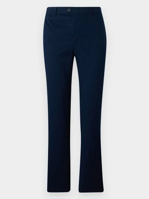 Chinosy Essential Collective