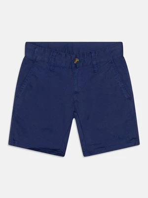 Chinosy Hackett London