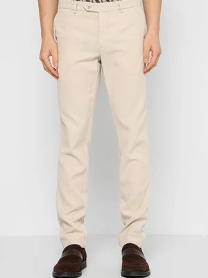 Chinosy Hackett London