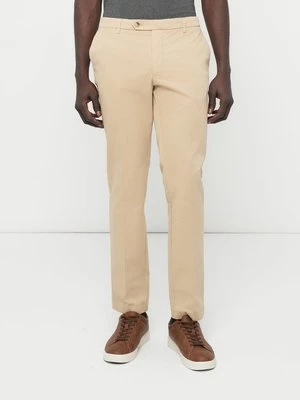 Chinosy Hackett London