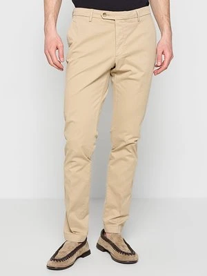 Chinosy Hackett London