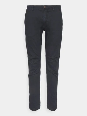 Chinosy INDICODE JEANS
