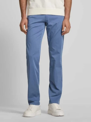 Chinosy o kroju regular fit z 5 kieszeniami model ‘ULTRALIGHT’ BRAX