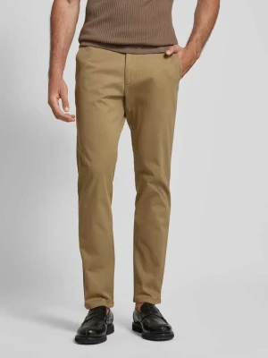 Chinosy o kroju tapered fit z kieszeniami z tyłu Christian Berg Men