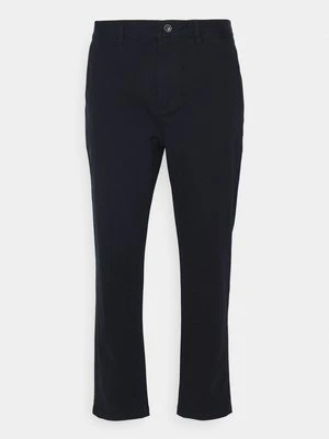 Chinosy Scotch & Soda