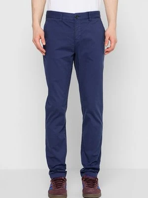 Chinosy Scotch & Soda
