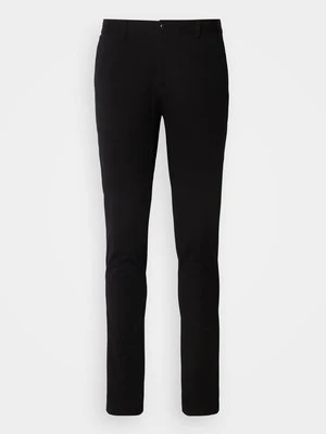 Chinosy Scotch & Soda