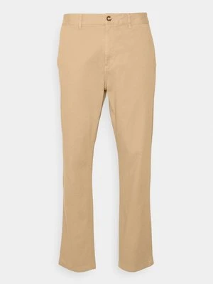 Chinosy Scotch & Soda