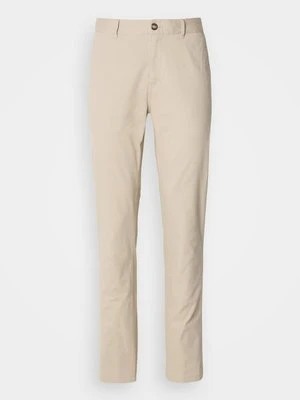 Chinosy Scotch & Soda