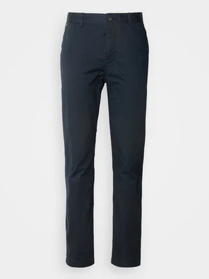 Chinosy Scotch & Soda