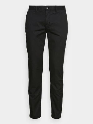 Chinosy Scotch & Soda