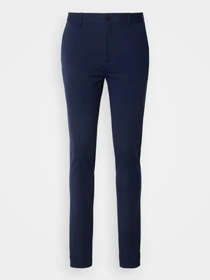 Chinosy Scotch & Soda