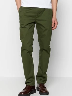 Chinosy Scotch & Soda