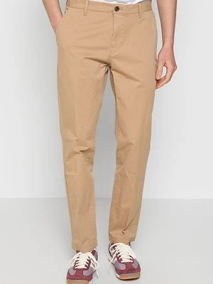 Chinosy Scotch & Soda