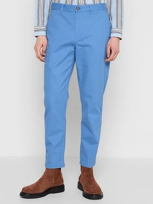 Chinosy Scotch & Soda