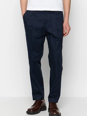 Chinosy Scotch & Soda