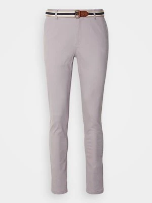 Chinosy Scotch & Soda