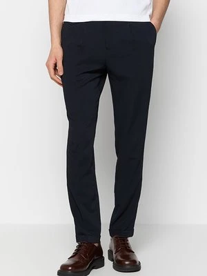 Chinosy Scotch & Soda