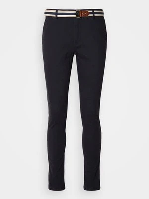 Chinosy Scotch & Soda