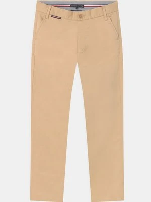 Chinosy Tommy Hilfiger