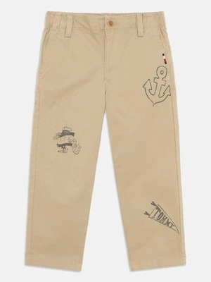 Chinosy Tommy Hilfiger