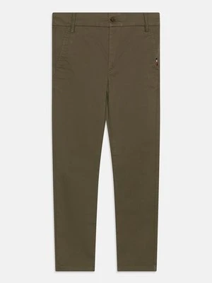 Chinosy Tommy Hilfiger