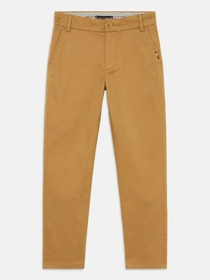 Chinosy Tommy Hilfiger