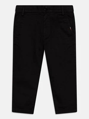 Chinosy Tommy Hilfiger