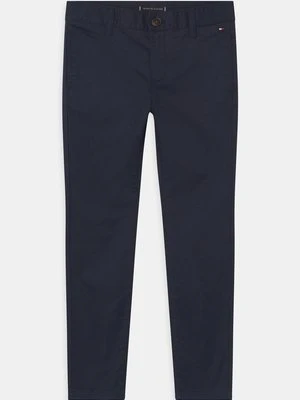 Chinosy Tommy Hilfiger