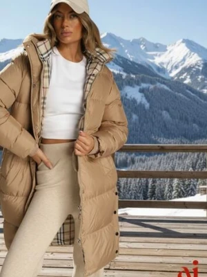 Ciemnobeżowa Kurtka z Pikowanymi Przeszyciami o Długim Fasonie z Kapturem Gineffa j.style