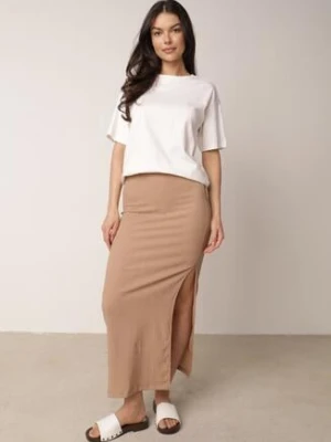 Ciemnobeżowa Prosta Spódnica z Rozcięciem z Boku ze Strukturalnej Tkaniny Orinelin glo-story