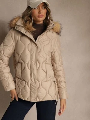 Ciemnobeżowa Pudełkowa Kurtka z Pikowanymi Przeszyciami i Odpinanym Kapturem z Futrem Liliarna jstyle