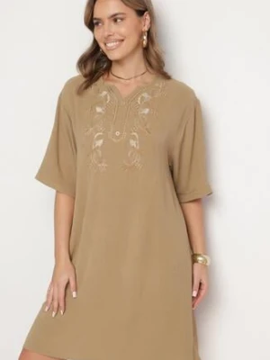 Ciemnobeżowa Sukienka Pudełkowa z Guzikami i Ozdobnymi Haftami Jenivanea j&x