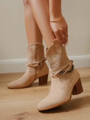 Ciemnobeżowe Ażurowe Botki Vices na Obcasie Ozdobione Paskami Mirfedi