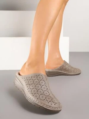 Ciemnobeżowe Ażurowe Klapki Mule na Niskim Koturnie ze Skórzaną Wkładką Mireldi potocki