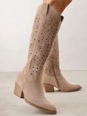 Ciemnobeżowe Ażurowe Kozaki Typu Kowbojki na Stożkowym Obcasie Antastus seastar