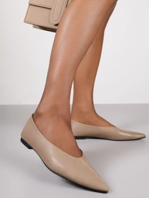 Ciemnobeżowe Balerinki Vices z Noskiem w Szpic i Skórzaną Wkładką Belviie