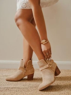 Ciemnobeżowe Botki Vices na Obcasie w Kowbojskim Stylu Ozdobione Klamrą Korfedi