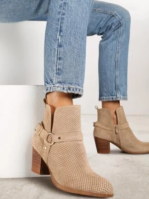 Ciemnobeżowe Botki Vices na Obcasie w Kowbojskim Stylu Ozdobione Klamrą Korfedi