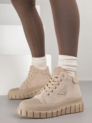 Ciemnobeżowe Botki Vices Typu Trapery na Platformie z Tłoczeniem i Aplikacją Gioselda